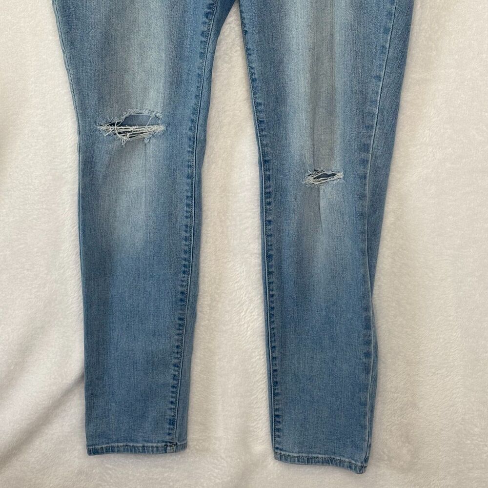 Old Navy The Rock Star Jeans Sz 14 Women's Light‎ Wash Low Rise Denim Distressed - Picture 5 of 16